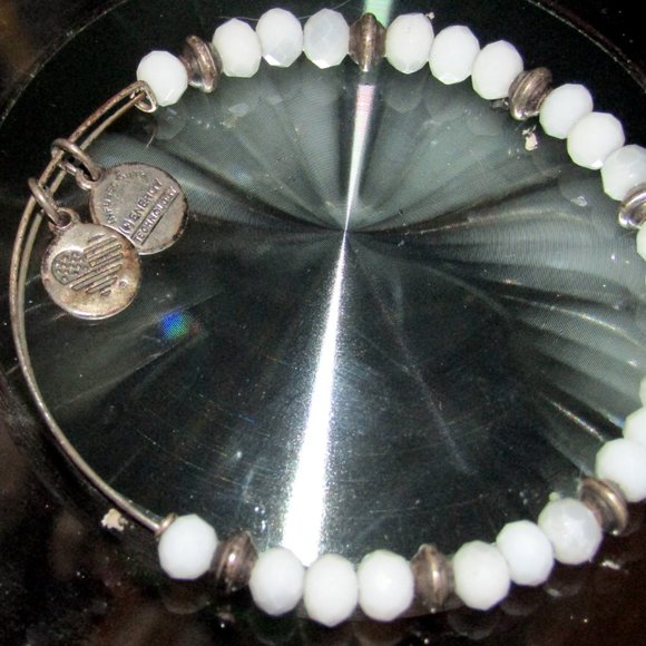 Vintage Alex & Ani Silver & Light Green Glass Charms Bracelet Expandable - Picture 6 of 7